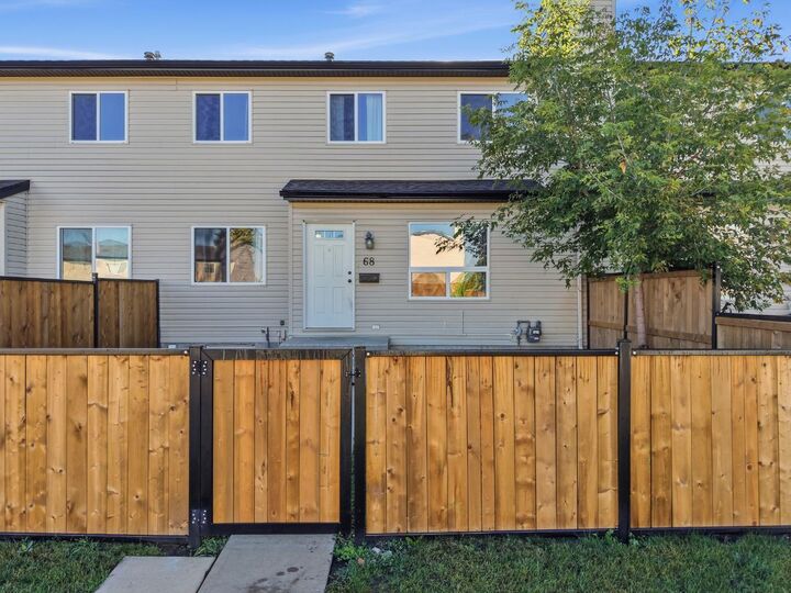Property Photo:  31 Alford Avenue 68  AB T4R 1G9 
