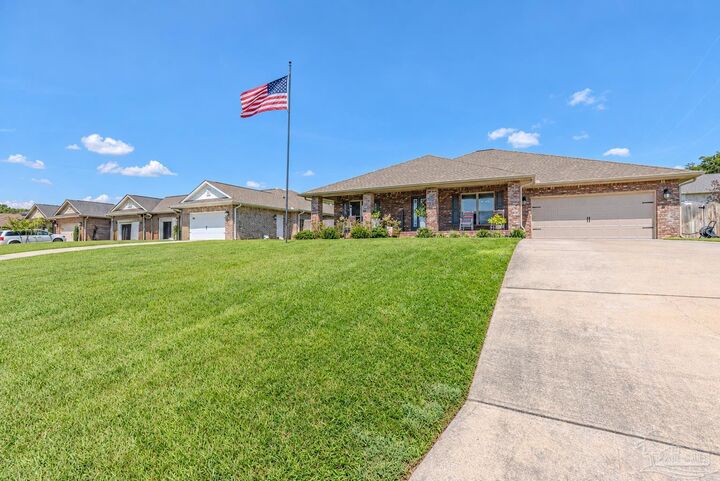 Property Photo: 5745 Burr St FL 32570