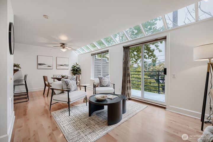 Property Photo:  115 W Galer Street 304  WA 98119 
