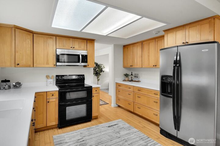 Property Photo:  1425  172nd Place NE  WA 98008 