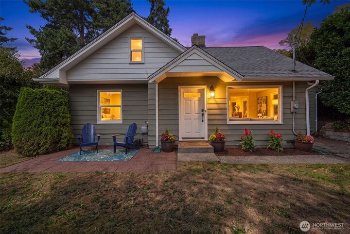 Property Photo: 320 NE 156th Street WA 98155