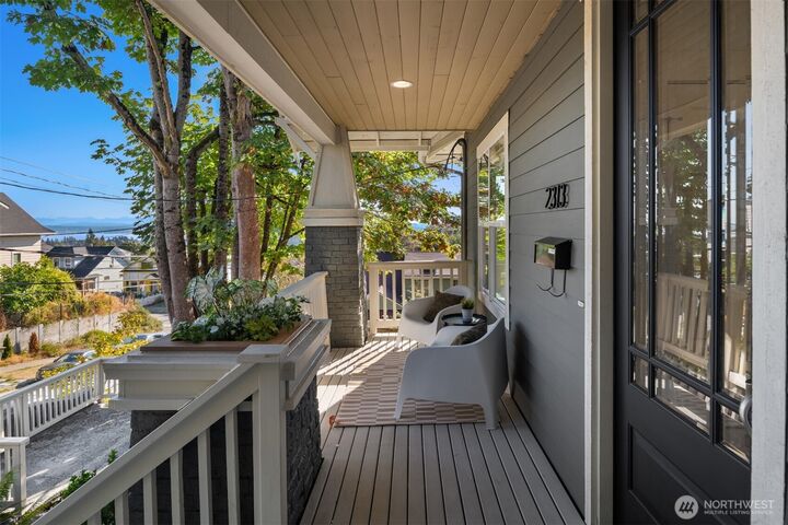 Property Photo: 2313 E Mercer Street WA 98112