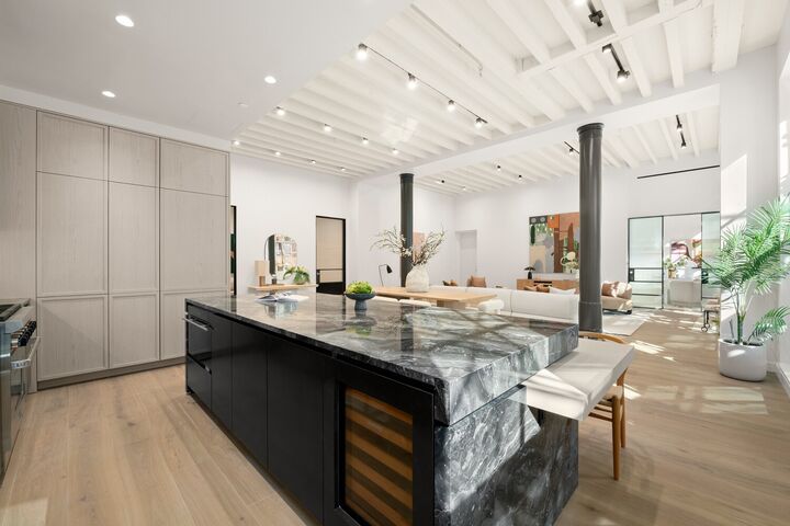Property Photo:  62 Reade Street 5  NY 10007 