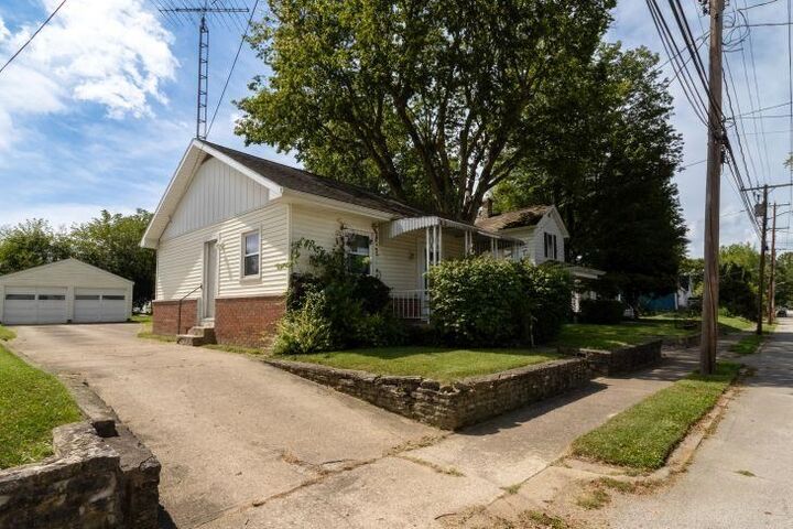 Property Photo:  413 E Plum Street  IN 47330 