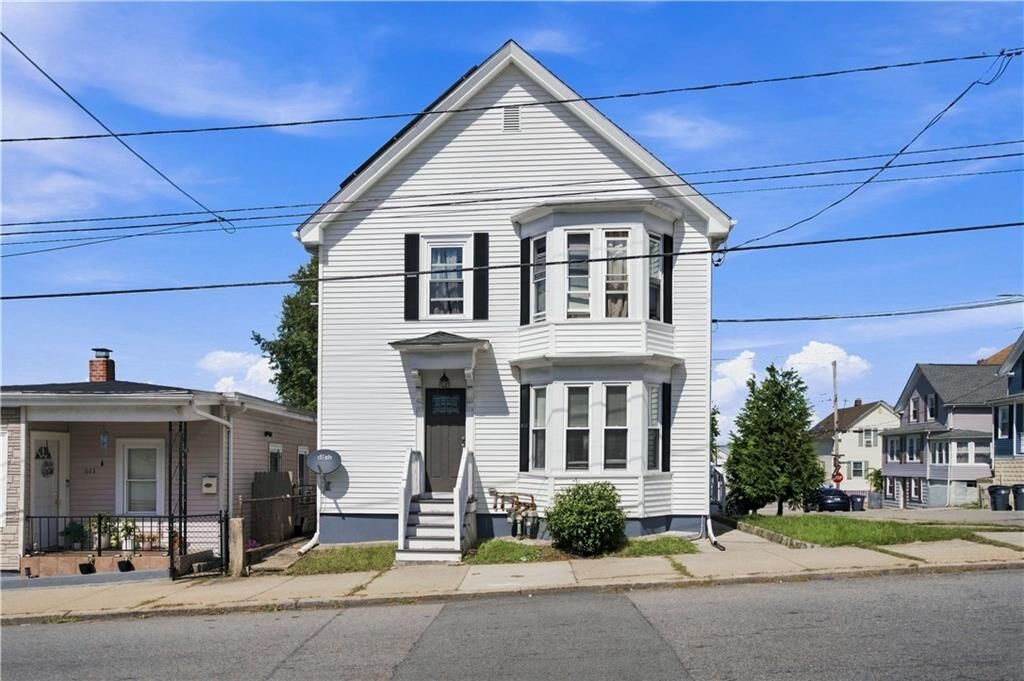 Property Photo:  509 Union Avenue  RI 02909 