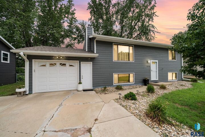 Property Photo:  5713 W 49th St  SD 57106 