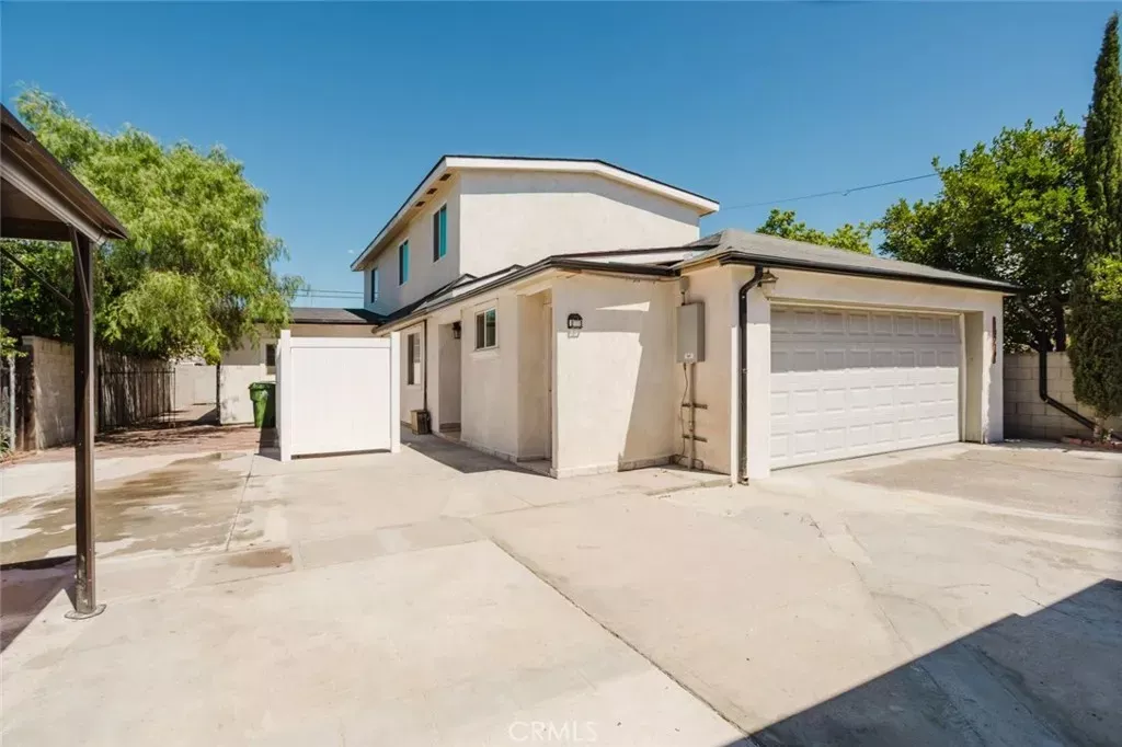 Property Photo:  10721 Crockett  CA 91352 