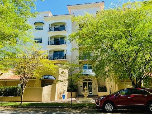 Property Photo:  118 Zamora Ave 409  FL 33134 