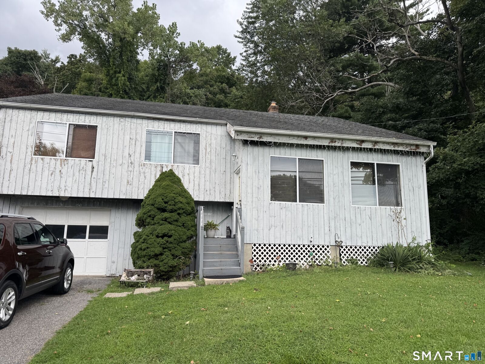 Property Photo:  223 River Road  CT 06484 