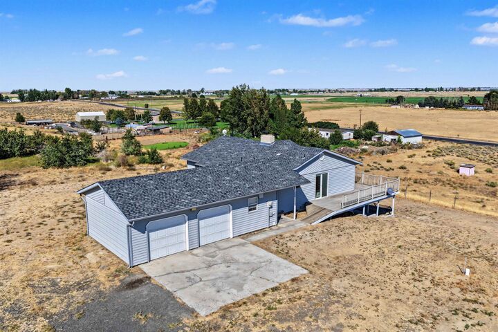 Property Photo: 4874 NE Rd 3 Rd WA 98837