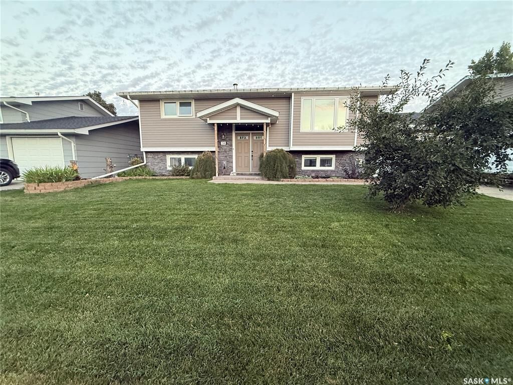 Property Photo:  1348 Princess Crescent  SK S6H 6S9 