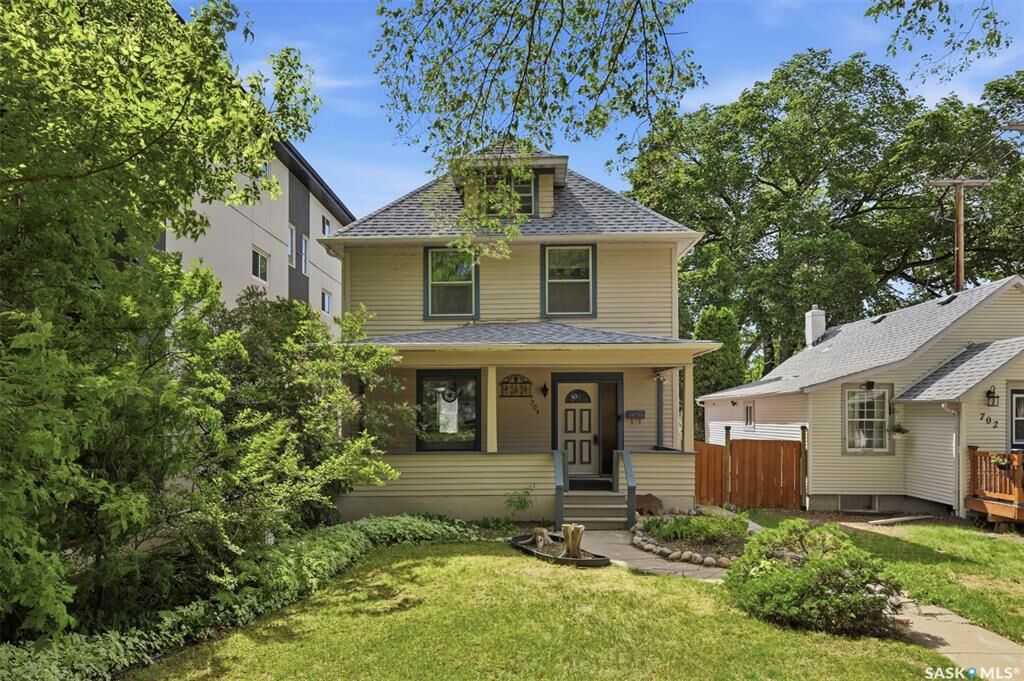 Property Photo:  704 McPherson Avenue  SK S7N 0X8 