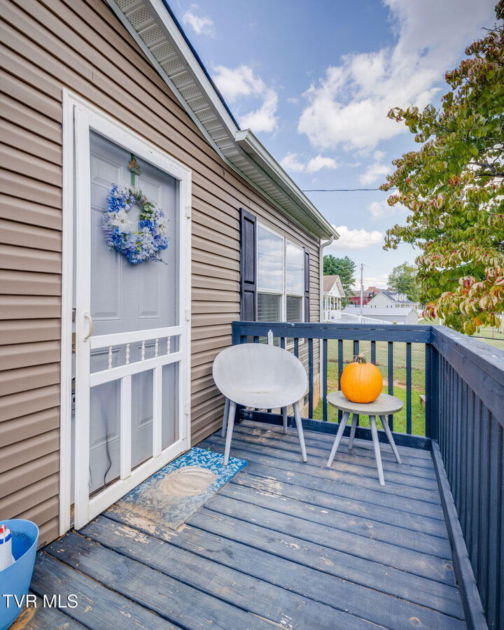 Property Photo: 1512 Bloomingdale Road TN 37660