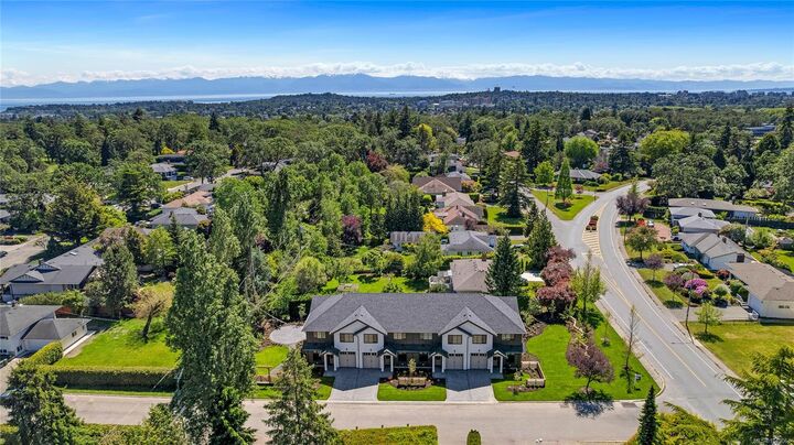 Property Photo:  3333 Henderson Rd #2  BC V8Z 3P3 
