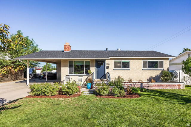 Property Photo: 9958 S Barium Ln UT 84094