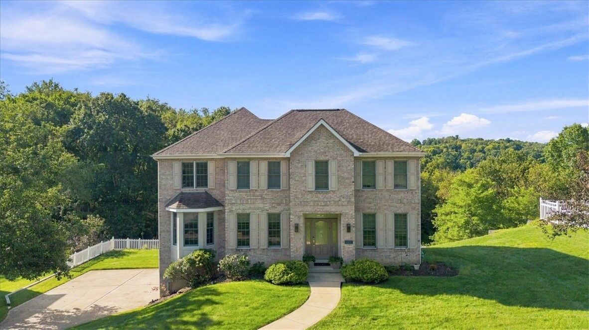 Property Photo:  2517 Matterhorn Dr  PA 15090 