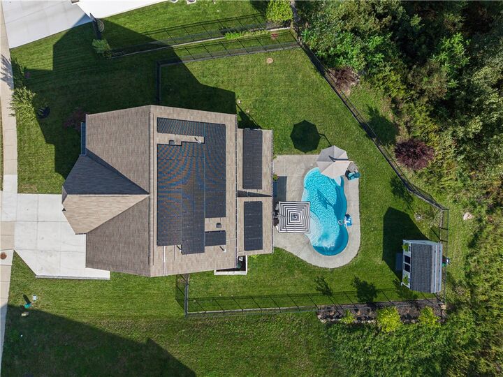 Property Photo:  503 Royal Ct.  PA 15057 