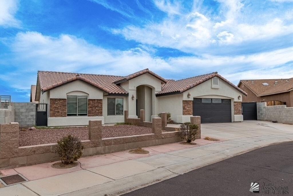 Property Photo: 383 N Bernal Dr AZ 85336