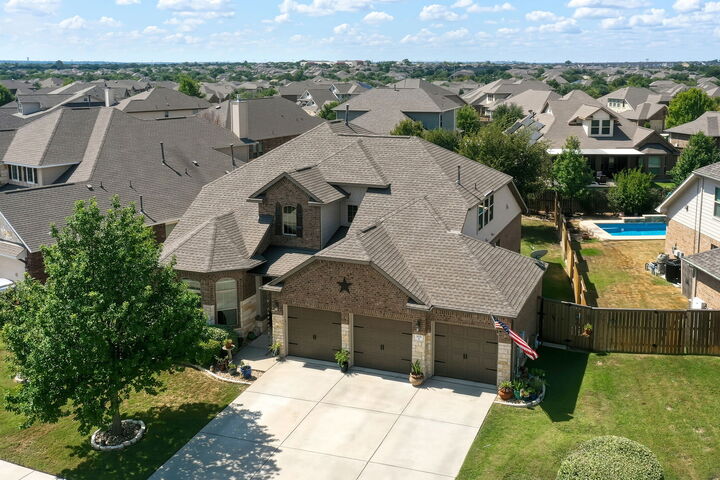 Property Photo:  3237 Hidalgo Loop  TX 78665 
