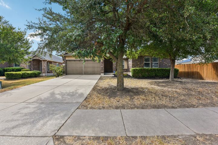 Property Photo:  300 Hendelson Lane  TX 78634 