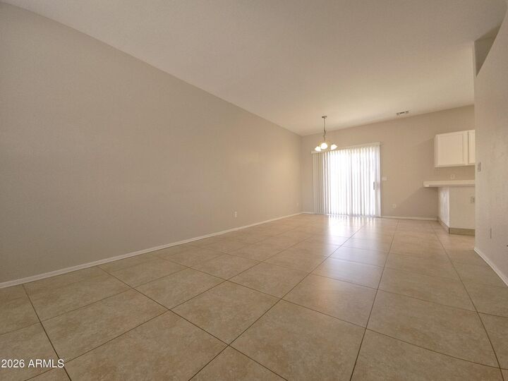 Property Photo:  2300 E Magma Road Unit 27  AZ 85143 