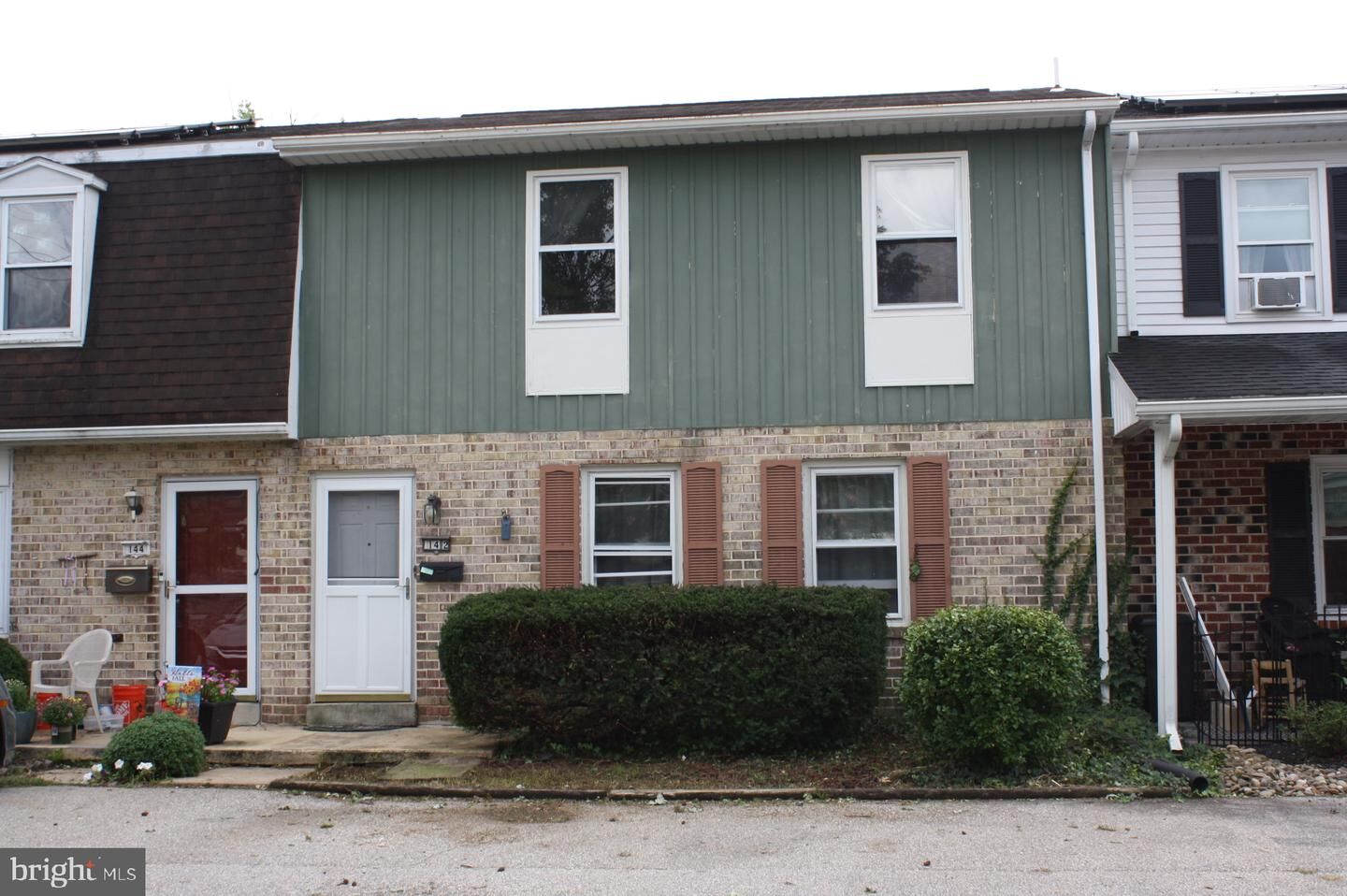 Property Photo: 142 E Chapel Avenue PA 17013