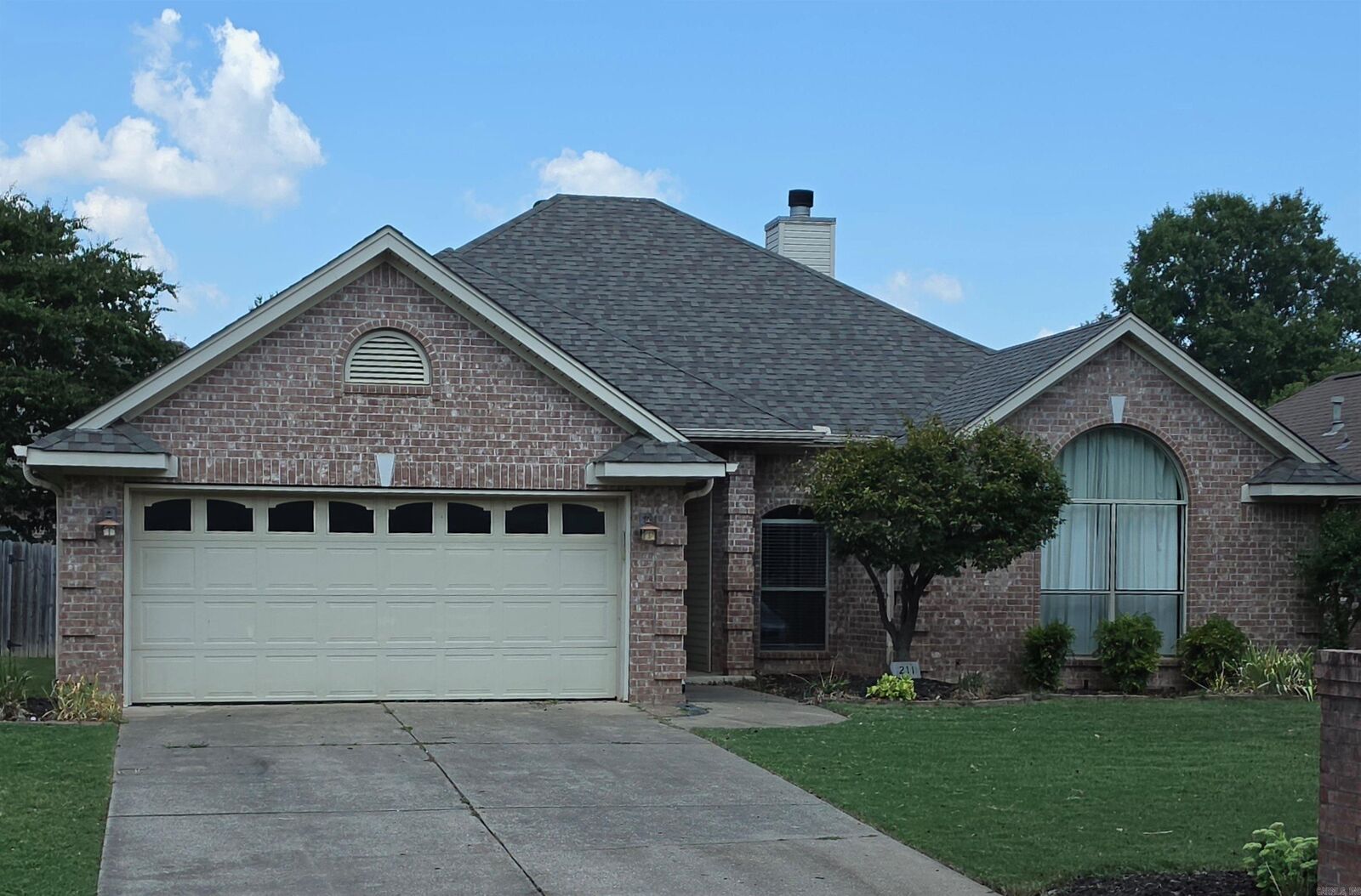 Property Photo: 211 Chantilly Circle AR 72113