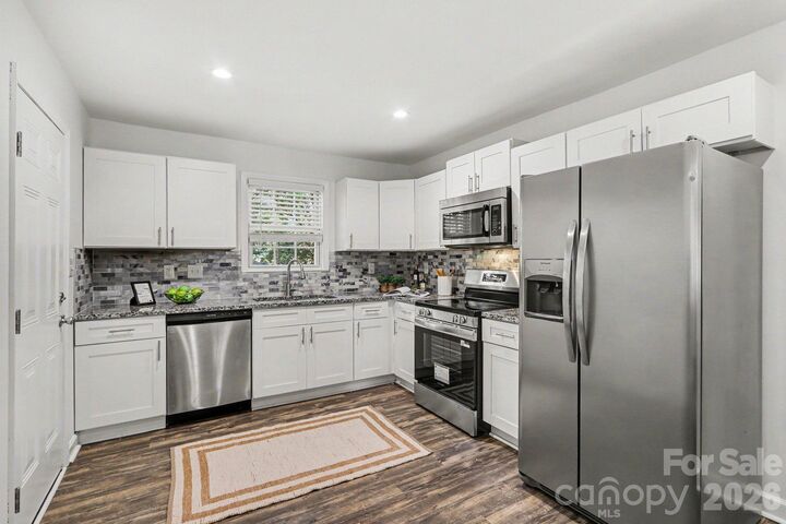 Property Photo:  113 N Smallwood Place  NC 28216 