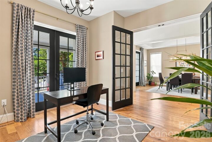 Property Photo:  2649 Chesterfield Avenue  NC 28205 