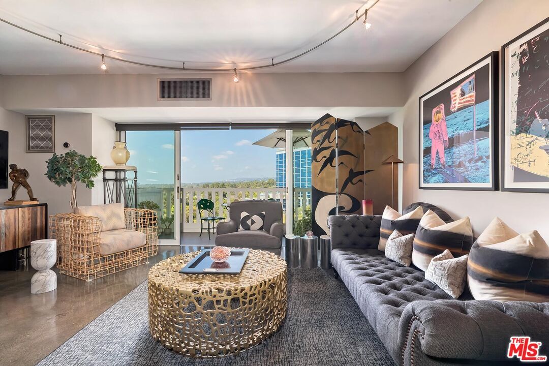 Property Photo: 999 N Doheny Dr, Unit 1012 CA 90069