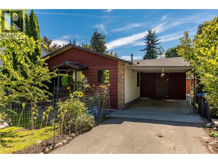 Property Photo:  1485 Leaside Avenue  BC V1Y 3X5 