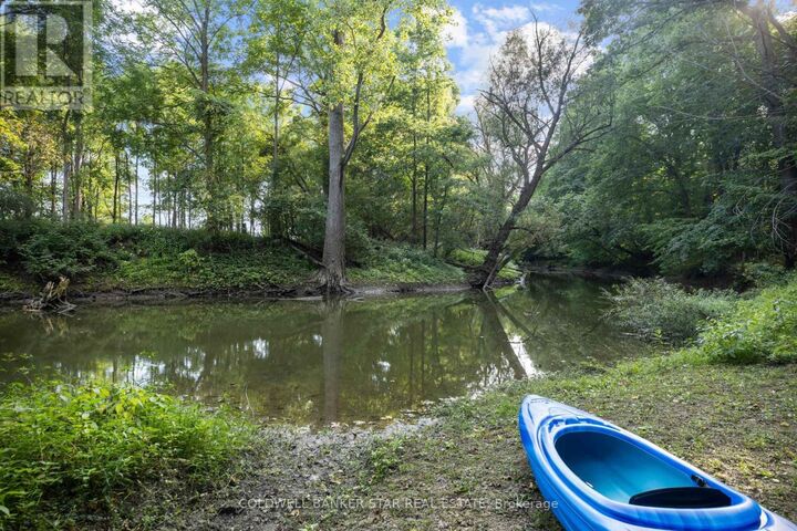Photo de la propriété:  26034 Kerwood Road  ON N7G 3H5 