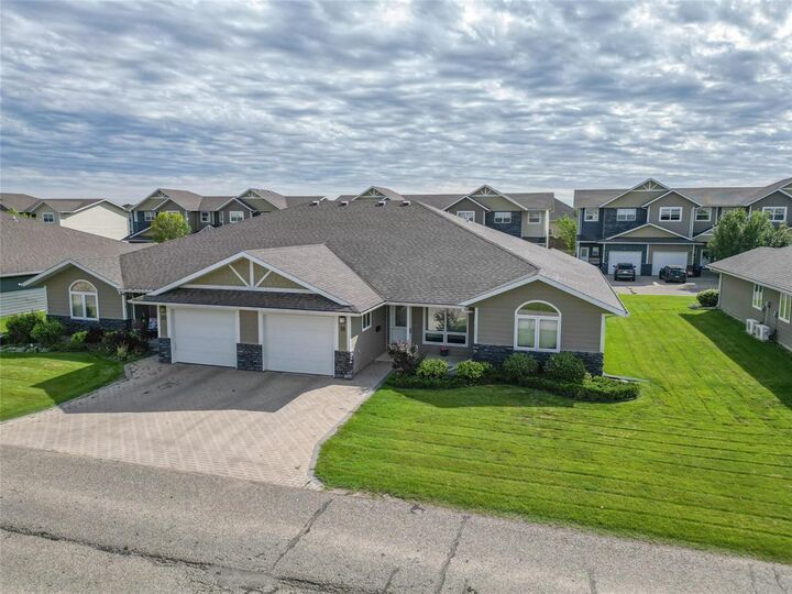Property Photo:  18 Baffin Lane  MB R7A 2V1 