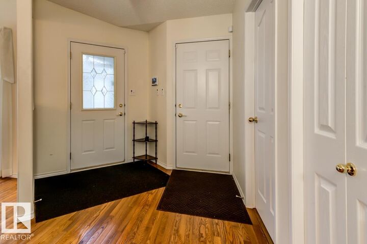 Photo de la propriété:  9731 174 Street NW #7  AB T5T 6G4 