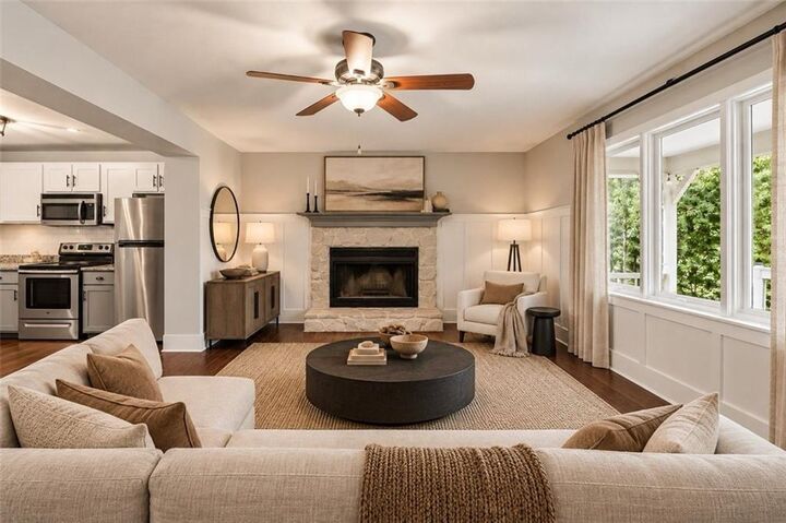 Property Photo: 211 Hillside Drive GA 30183