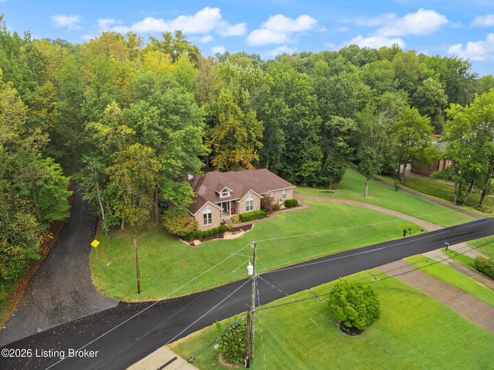 Property Photo: 9109 Hi View Ln KY 40272
