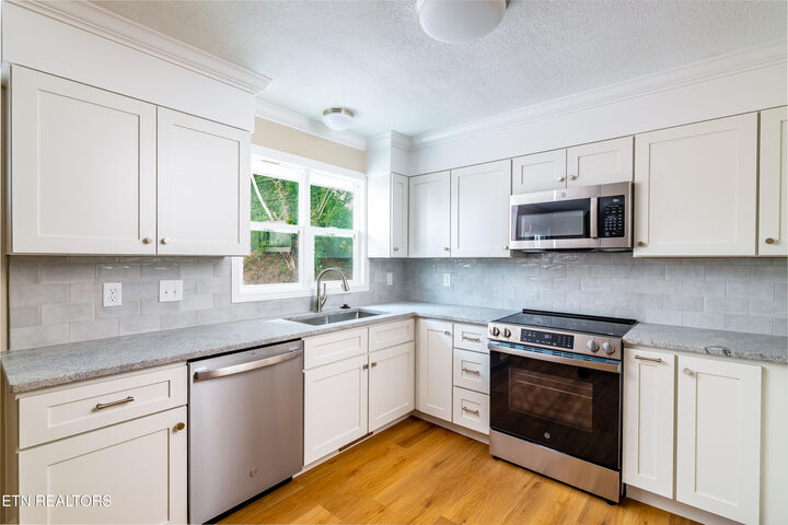 Property Photo:  700 Lakeview Drive  TN 37774 