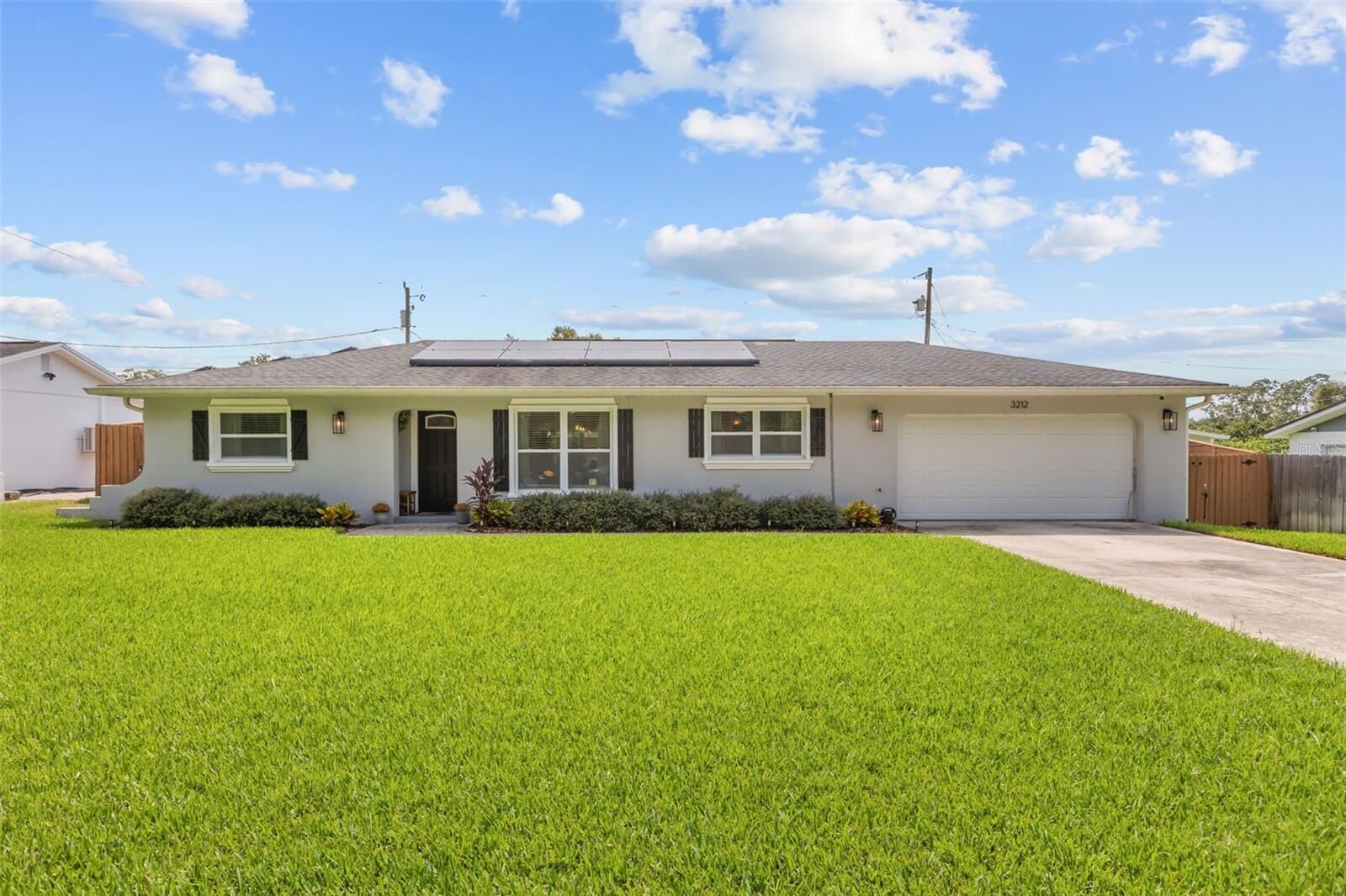 Property Photo:  3212 Oranole Road  FL 32810 