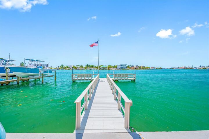Property Photo:  285 107 Avenue 306  FL 33706 