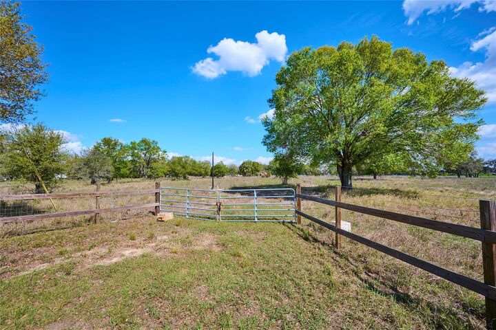 Property Photo: 386 Capps Road FL 33898
