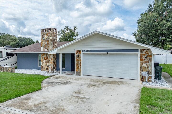 Property Photo: 5408 Weber Place FL 33809