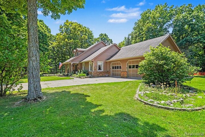 Property Photo:  3284 Pratt Road  MI 48455 9710 
