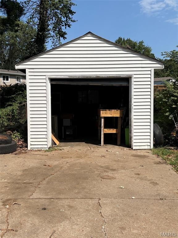 Property Photo:  41 Reasor Drive  MO 63135 
