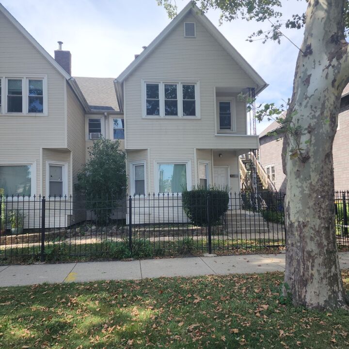 Property Photo: 5234 S Homan Avenue 2 IL 60632