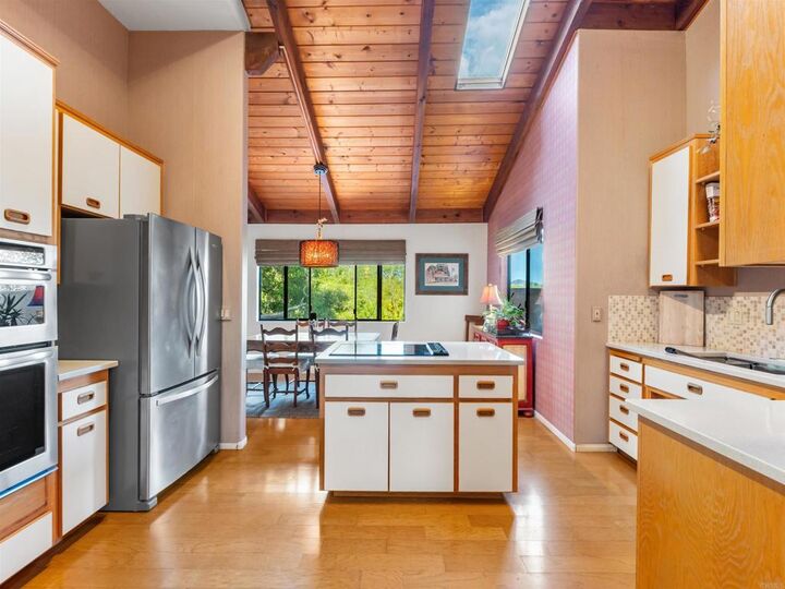 Property Photo: 28338 Meadow Glen Way W CA 92026