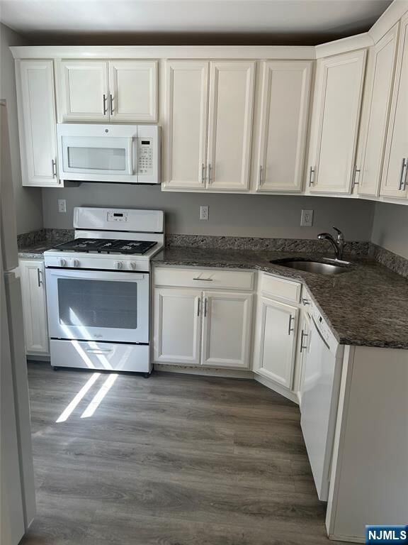 Property Photo:  15 Westwood Boulevard 2  NJ 07675 