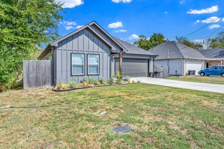 Property Photo:  1024 Jackson Street N  TX 75482 