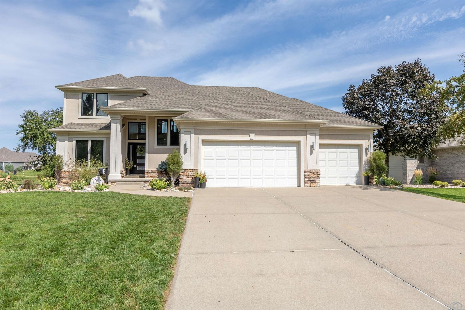 Property Photo:  611 E St Andrews Circle  SD 57049 