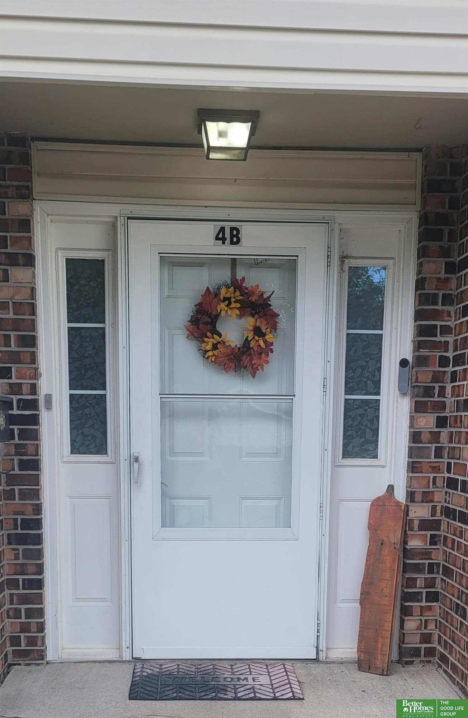 Property Photo: 1120 Delmar Street 4B NE 68046