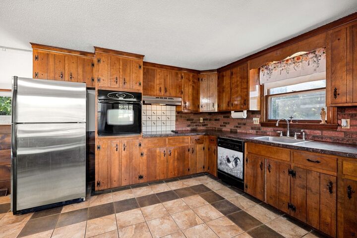 Property Photo:  504 High Street  MA 01827 